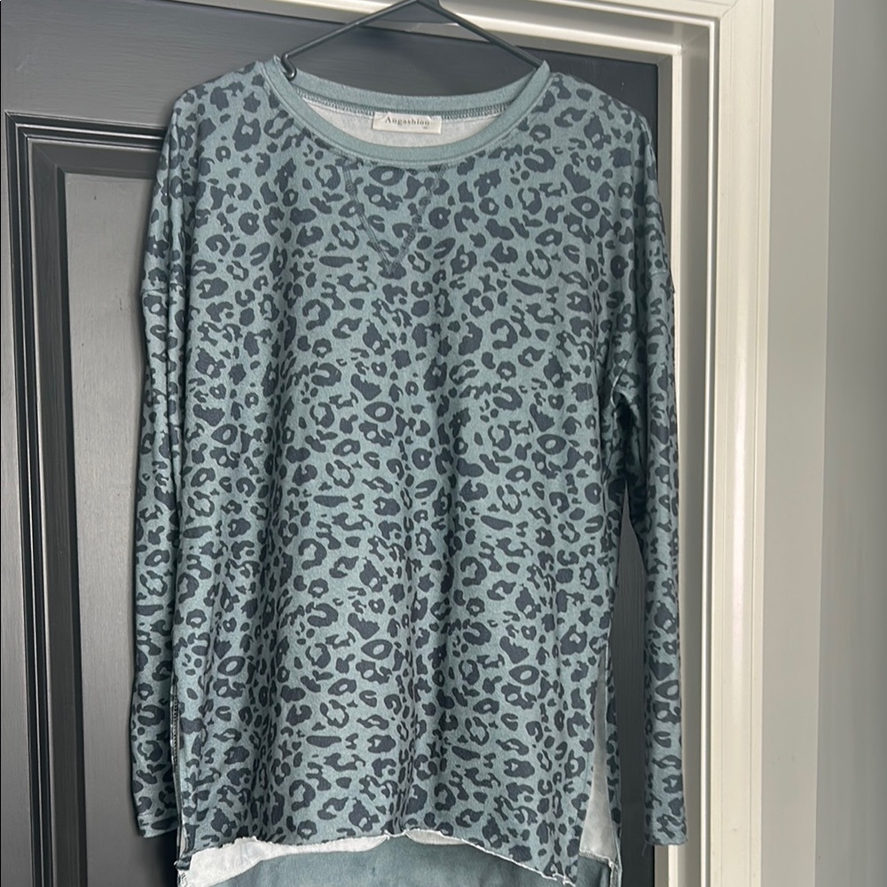 Green Leopard Print Long Sleeve Top